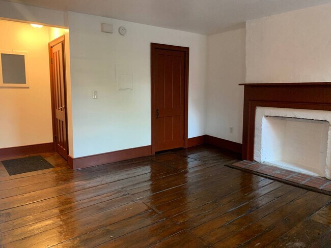 Foto del edificio - 32 N College St