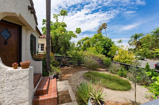 Foto del edificio - 4762 E Mountain View Dr