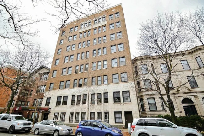 Building Photo - 827 W Lakeside Pl