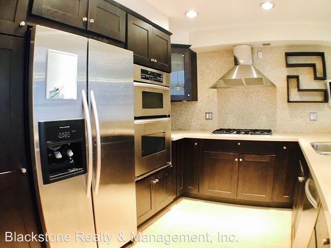 Building Photo - 2 br, 2.5 bath House - 988 Granville Unit 2