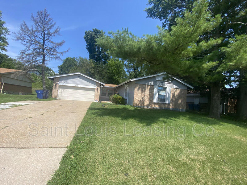 11700 New Halls Ferry Road, Florissant, MO 63033 House Rental in