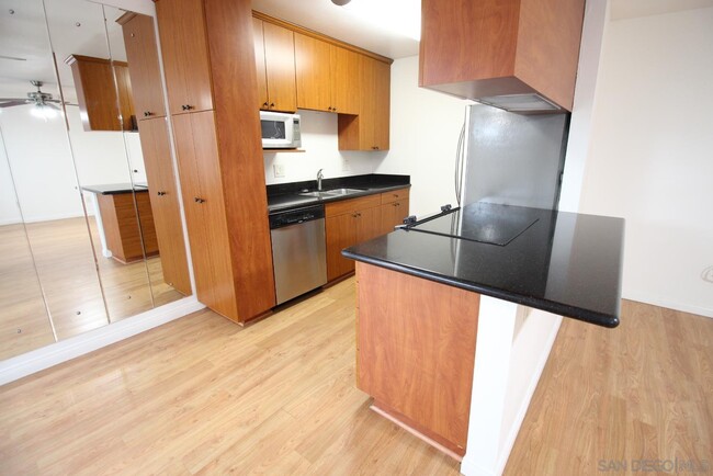 Foto del edificio - 9574 Carroll Canyon Rd
