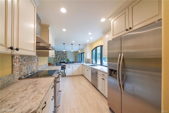Building Photo - 5 br, 2.5 bath House - 30408 Via Victoria
