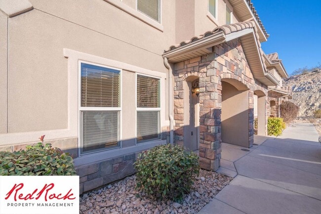 Foto del edificio - Beautiful 3 bedroom, 2.5 bathroom Townhome...
