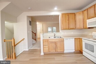 Building Photo - 1802 Wheyfield Dr