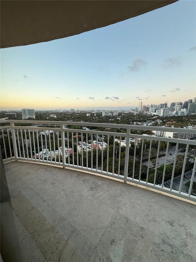 Foto del edificio - 2475 Brickell Ave