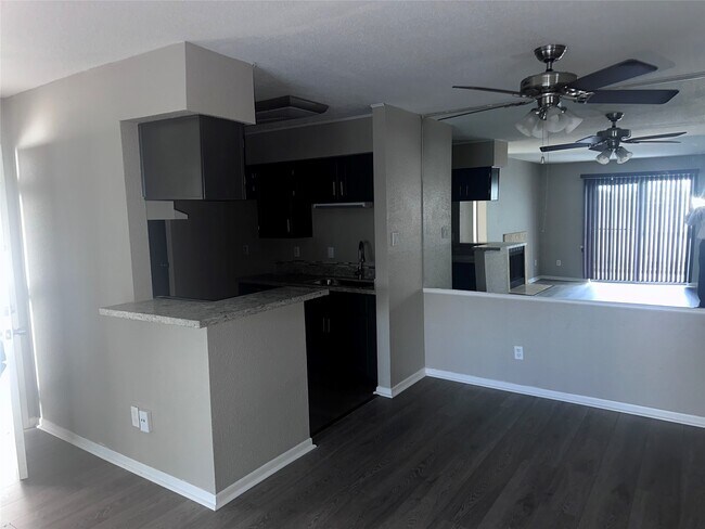 Foto del edificio - 7400 Bellerive Dr