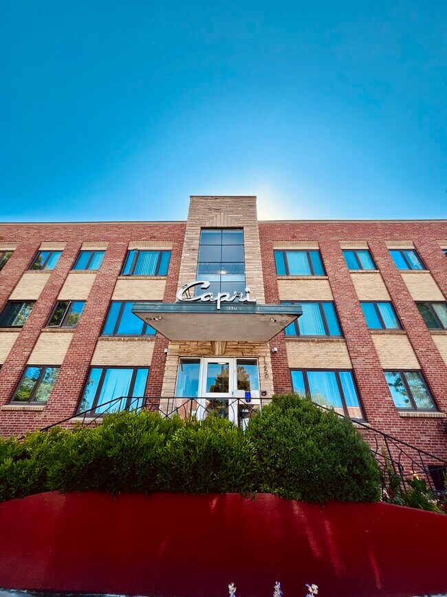 Foto del edificio - The Capri Apartments