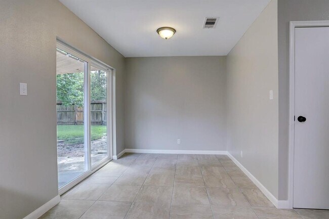 Building Photo - 24118 Spring Towne Dr