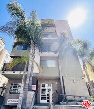 Building Photo - 2864 Sunset Pl