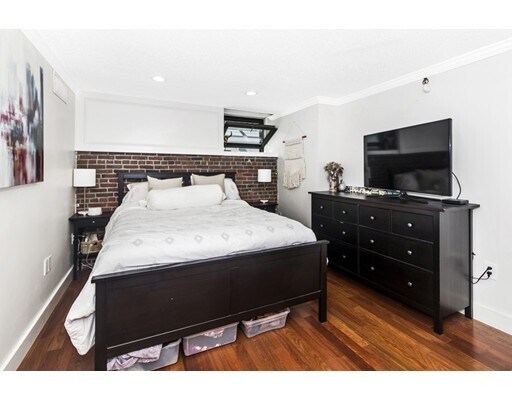 Foto del edificio - 42 8th St