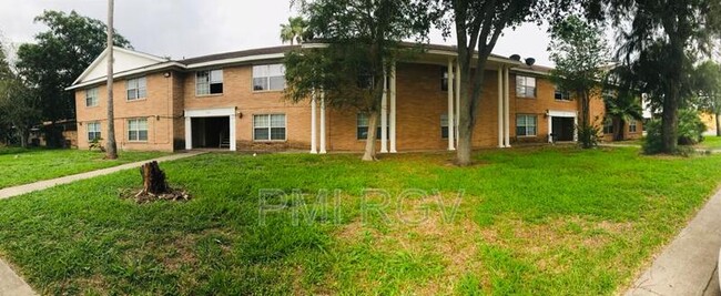 Building Photo - 819 Walnut Ave