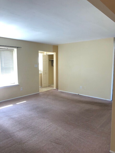 Building Photo - 1663 Carlisle Ln