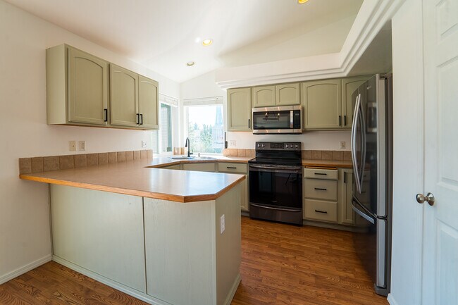 Building Photo - 4307 S Stonington Ln