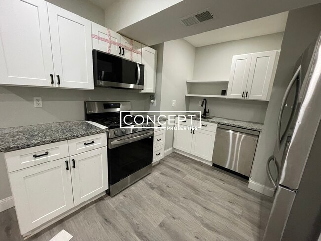 Building Photo - 11 Pierce St