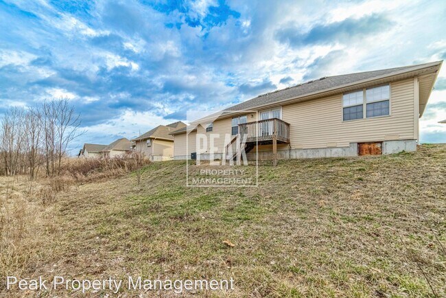 Building Photo - 3 br, 2 bath House - 913 N Evergreen Ave