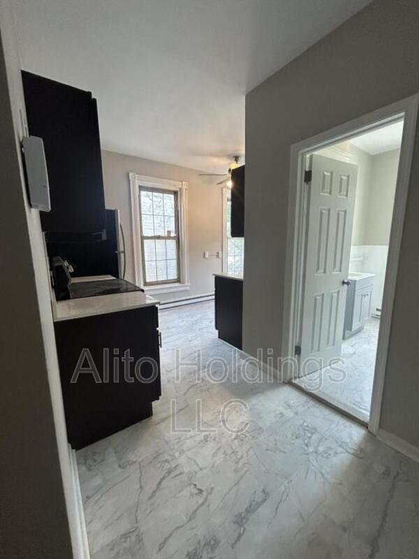 Foto del edificio - 104 N 10th St