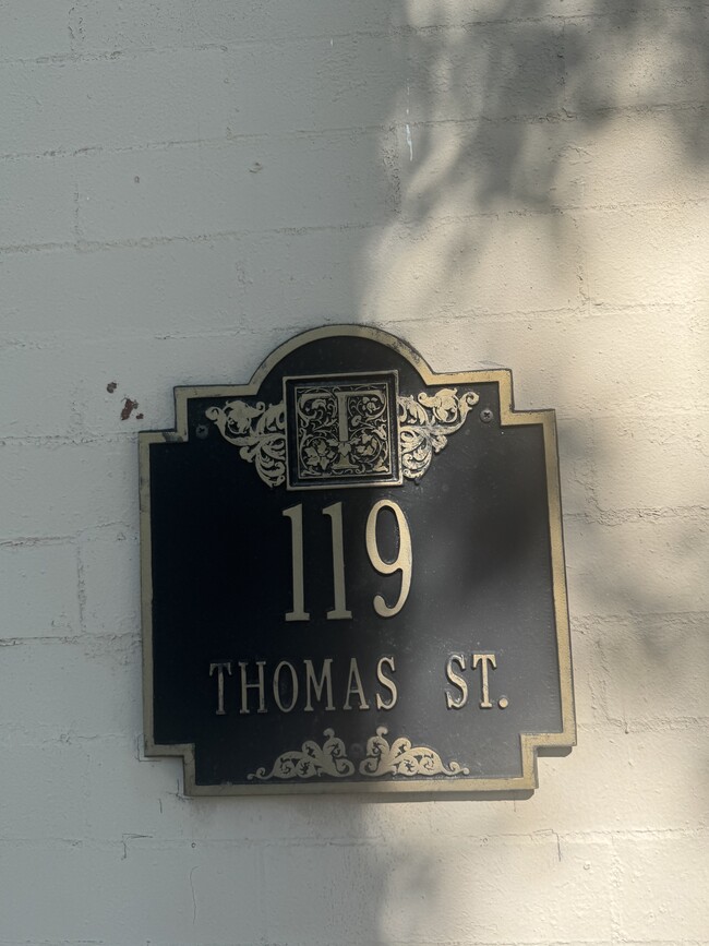 Foto del edificio - 119 Thomas St NW