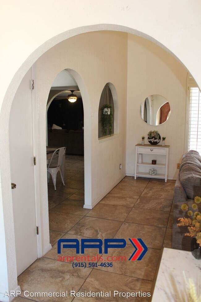 Foto del edificio - 3 br, 2.5 bath House - 3012 SYLVAN LAKE PL