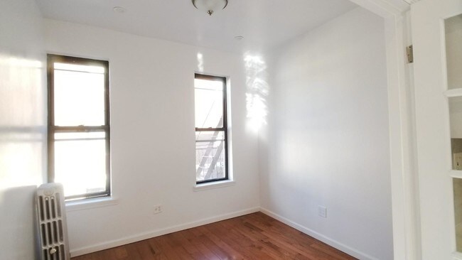 Foto del edificio - 132 N 1st St