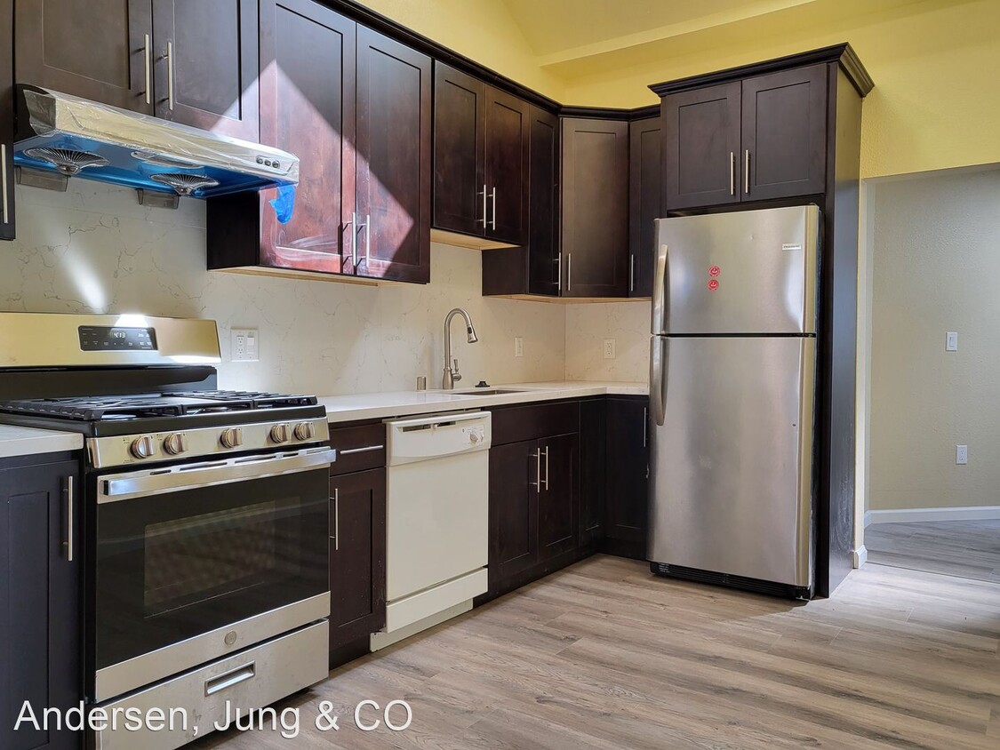 Primary Photo - 3 br, 1 bath House - 1485 Van Dyke Ave