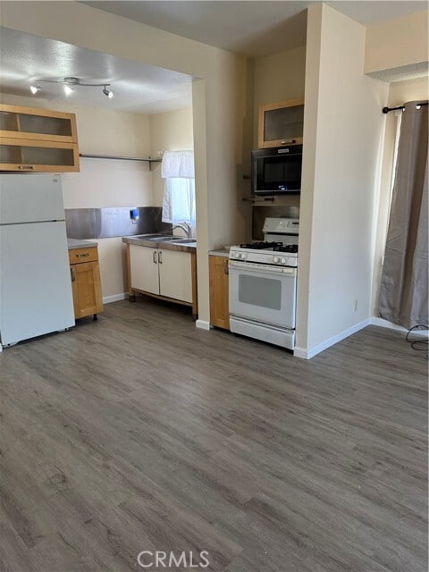 Foto del edificio - 3755 Brockton Ave