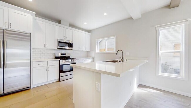 Building Photo - 5131 W 21st St