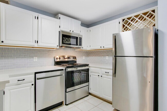 Foto del edificio - 1780 Palm Cove Blvd