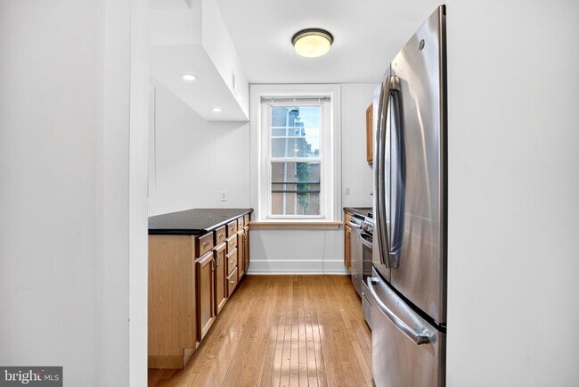 Foto del edificio - 334 S 12th St