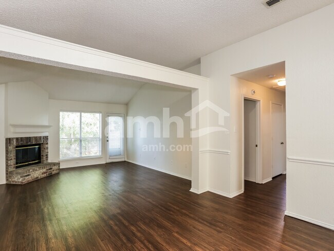 Building Photo - 5703 Vandalia Trail