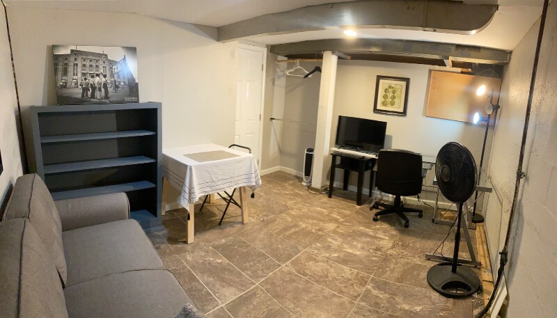 Building Photo - 6009 Odell St