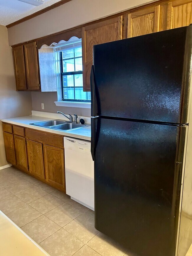 Foto del edificio - 613 E 16th St