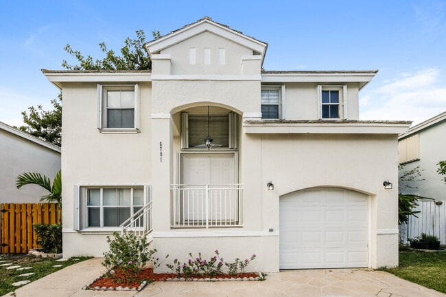 Building Photo - 6701 Fern St