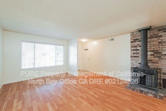 Building Photo - 5096 Parkhurst Dr