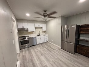 Building Photo - 42 Maple Ave