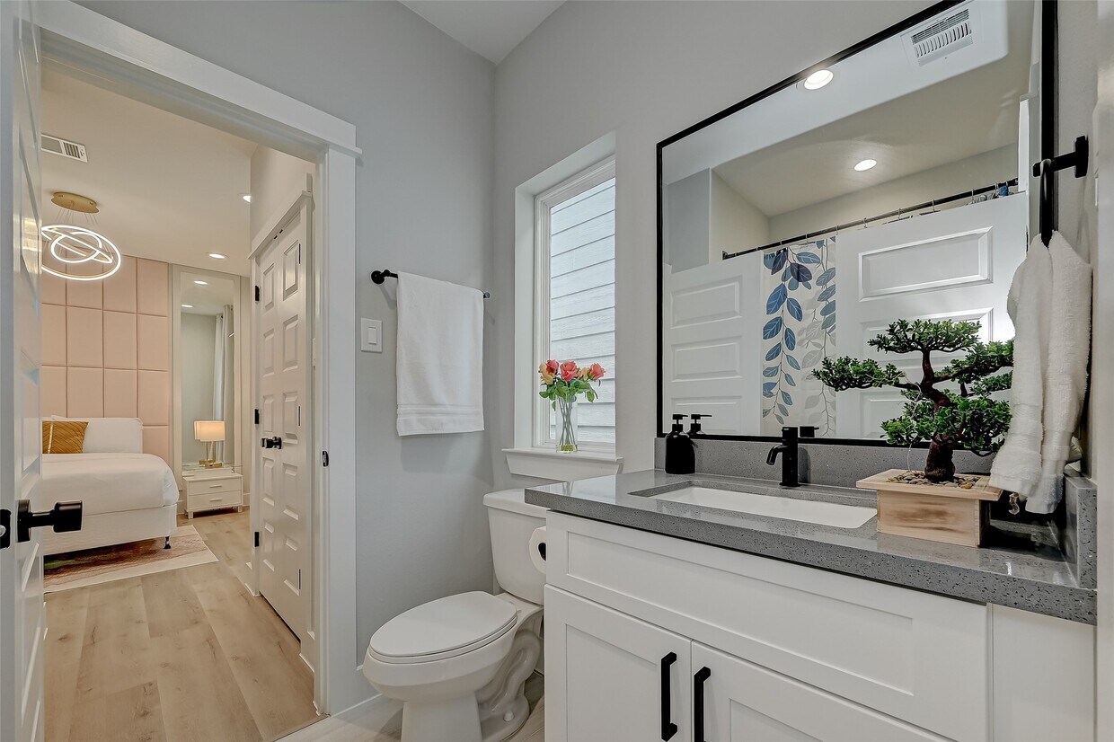 Foto principal - 2105 Sam Wilson St