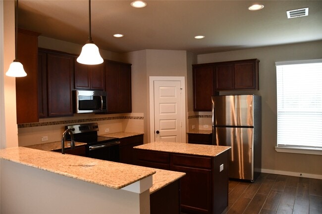 Building Photo - 105 Wickersham Rd