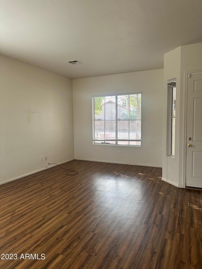 Building Photo - 2613 S 157th Dr