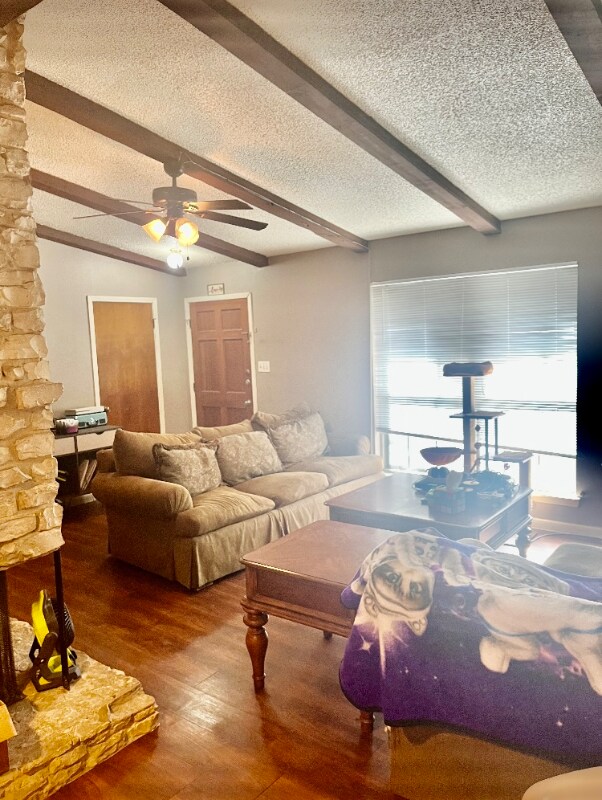 Foto del edificio - 1416 Cardinal Hill Dr