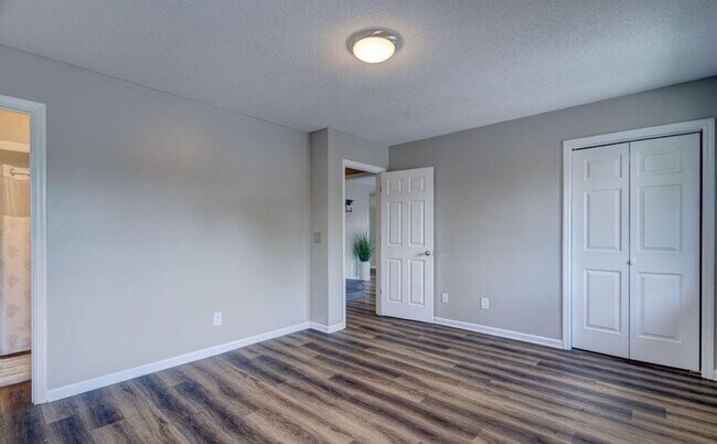 Foto del edificio - 4155 Spirea Dr