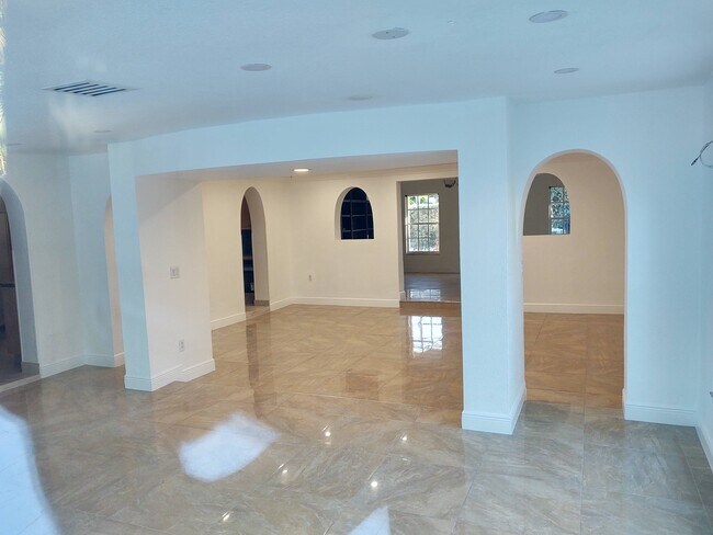 Foto del edificio - 427 W 45th St