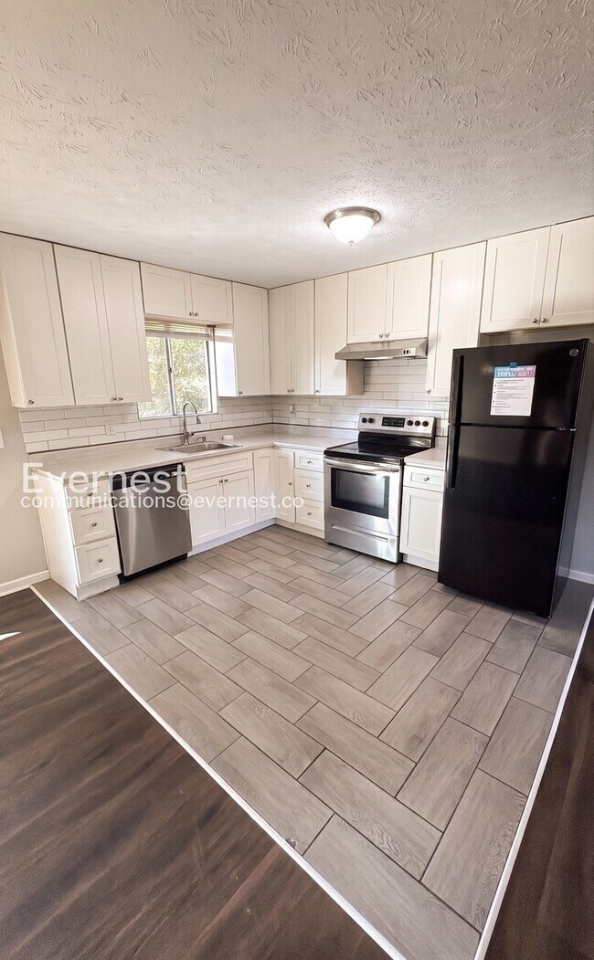 Foto del edificio - 193 W Canterbury Dr