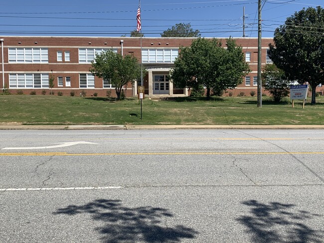 Foto del edificio - Claflin School Apartments