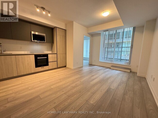 Photo du bâtiment - 400 King St W