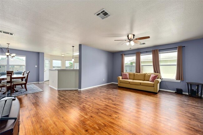 Building Photo - 205 Wegstrom St