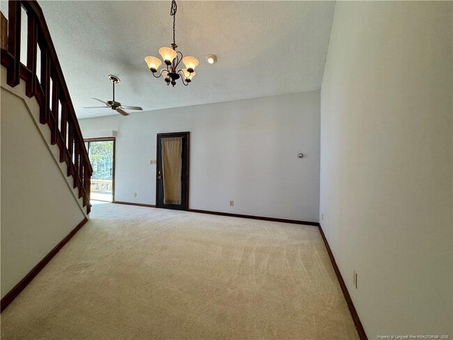 Foto del edificio - 679 Rosebud Ct