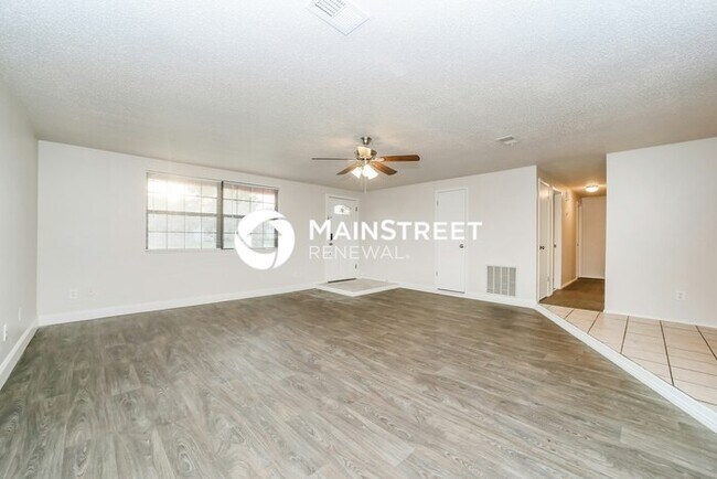 Foto del edificio - 3 Bedroom Pet-Friendly Home in Orange Park...