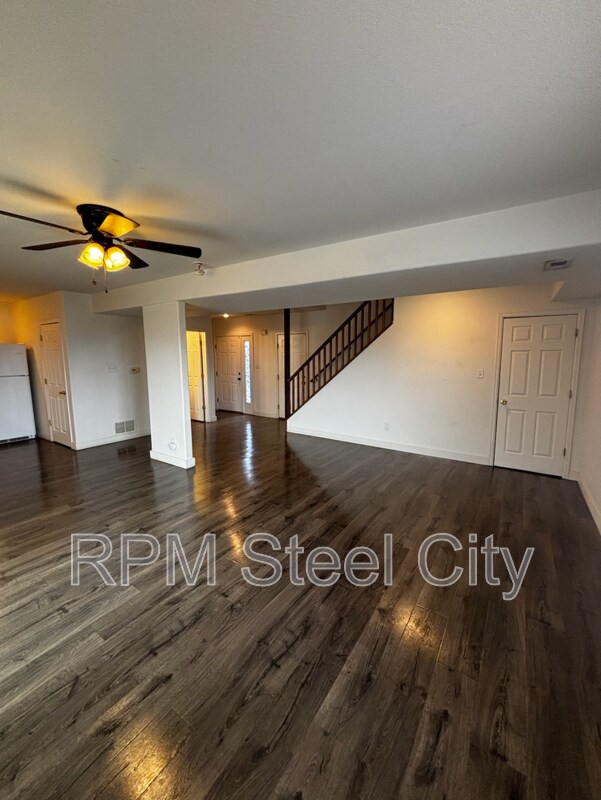 Foto del edificio - 351-353 W Song Sparrow Dr