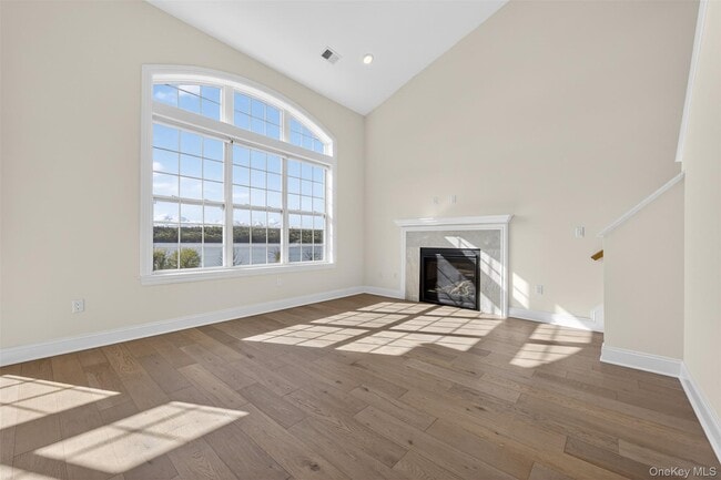 Building Photo - 402 Sacandaga Loop