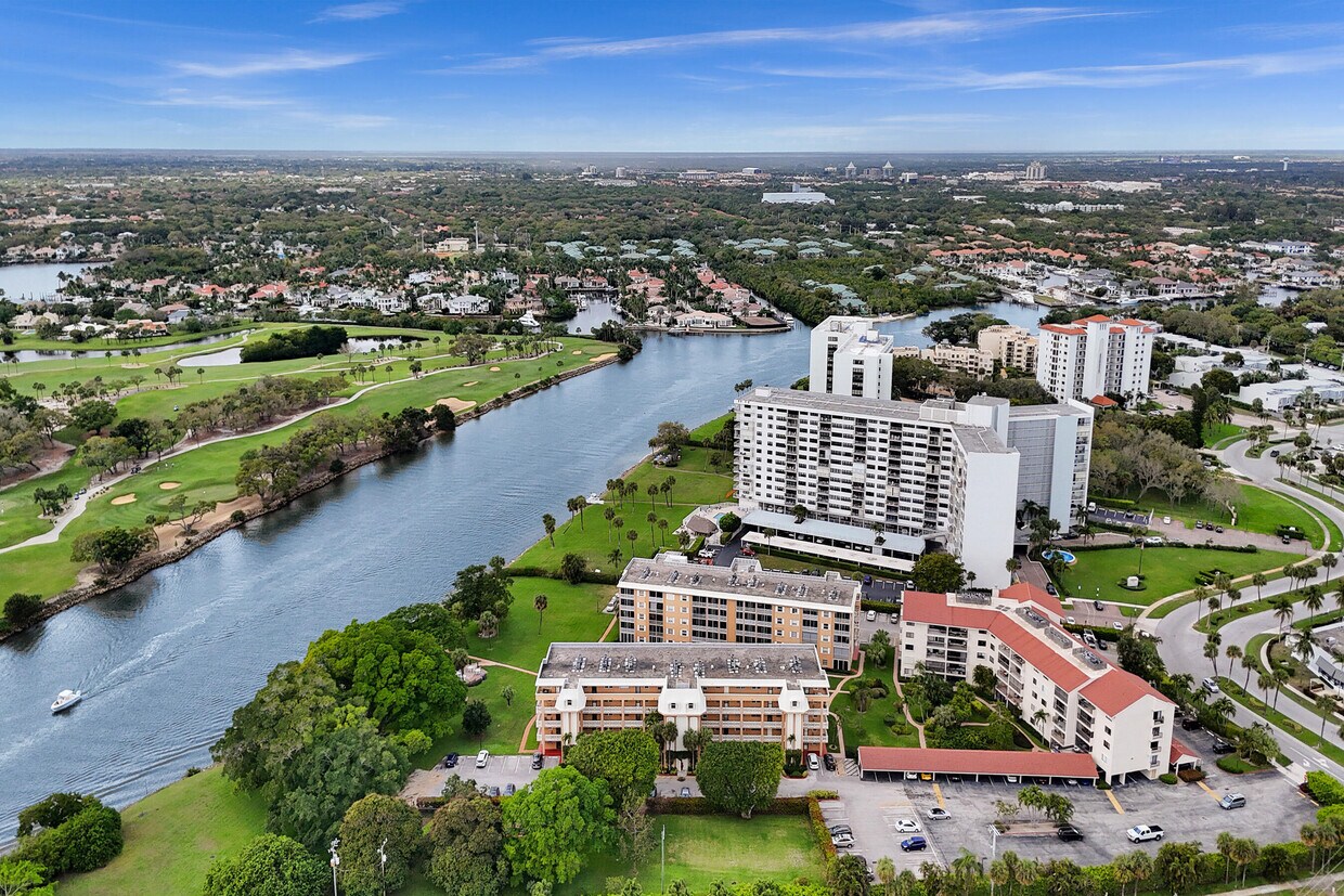 Foto principal - 308 Golfview Rd